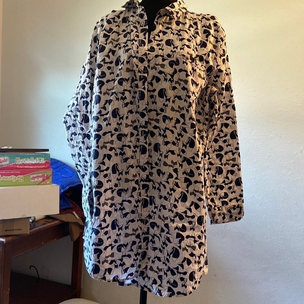 NWOT women’s size large tunic button-down long sleeve shirt T21